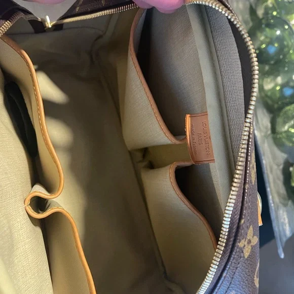 👜 Louis Vuitton Monogram Deauville Bag 👜 - Picture 7 of 11